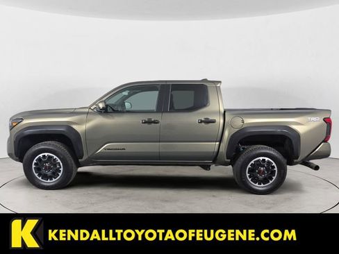 Certified 2025 Toyota Tacoma TRD Off-Road AWD/4WD image 2