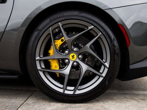 Used 2020 Ferrari 812 Superfast image 11