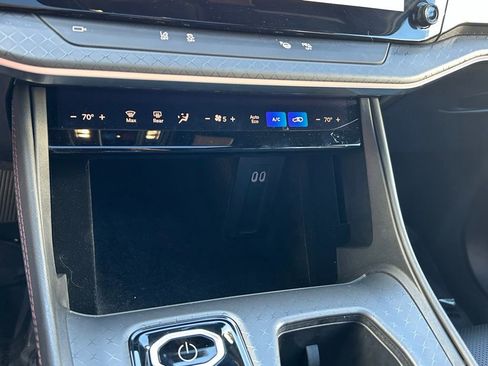 Used 2025 Jeep Wagoneer S Limited image 28