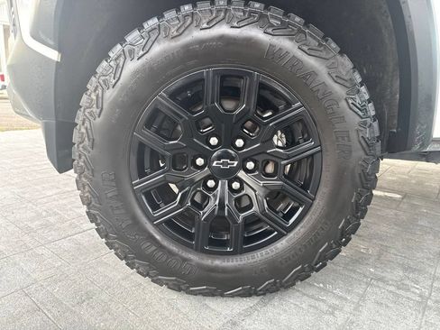 Used 2025 Chevrolet Colorado Trail Boss AWD/4WD image 10