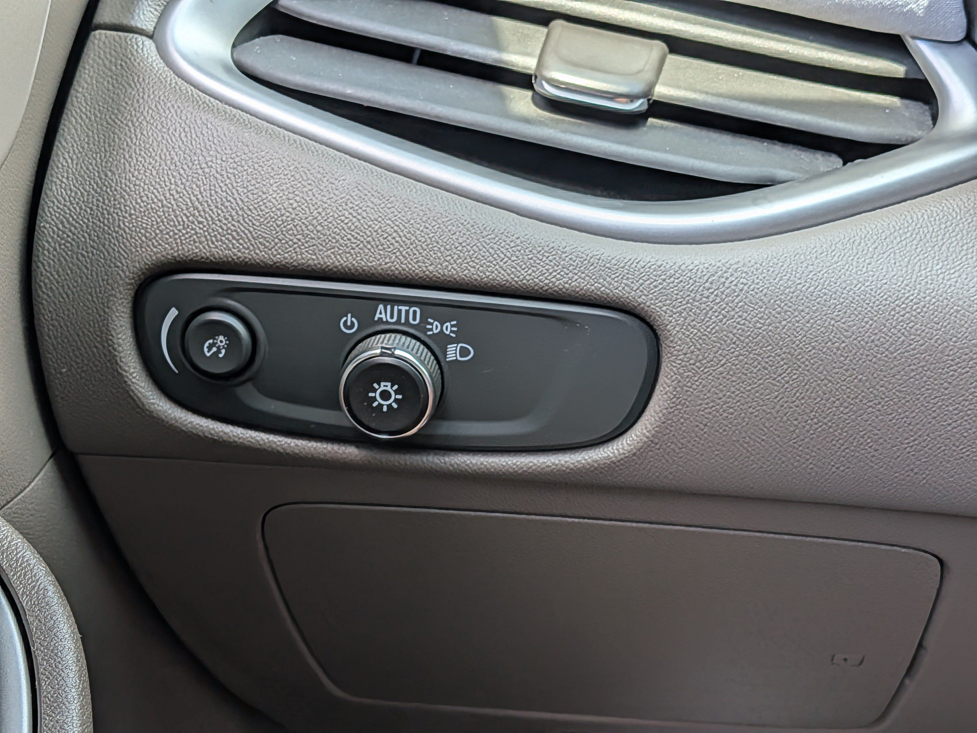 Used 2023 Chevrolet Malibu LT FWD image 22