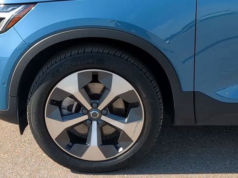 Certified 2023 Volvo XC40 B5 Plus w/ Driver Assist Package AWD/4WD image 13
