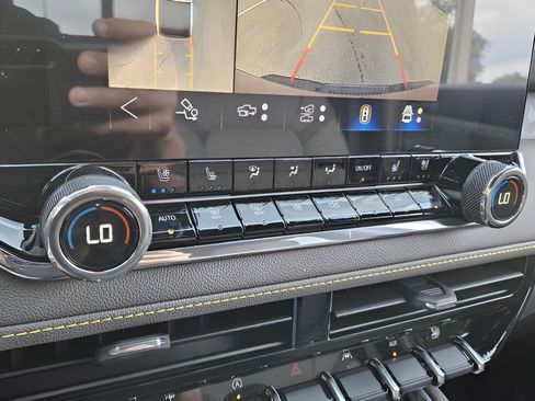 New 2026 Chevrolet Colorado ZR2 w/ Technology Package image 14