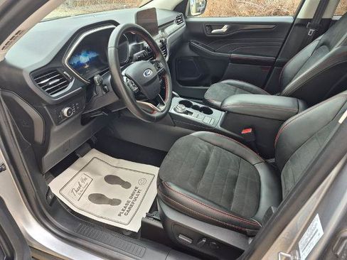 Certified 2022 Ford Escape SEL w/ SEL Stealth AWD Package image 16