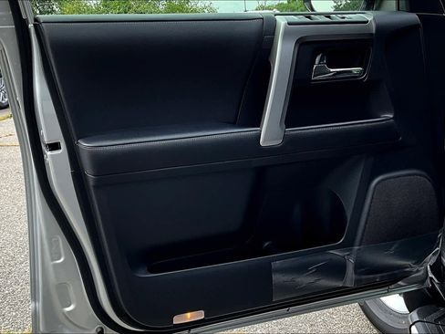 Used 2024 Toyota 4Runner SR5 Premium image 9