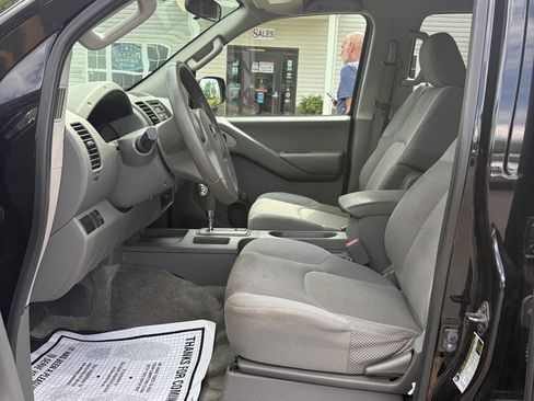 Used 2012 Nissan Frontier S AWD/4WD image 9