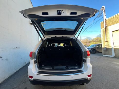 Used 2019 Jeep Grand Cherokee Limited AWD/4WD image 9