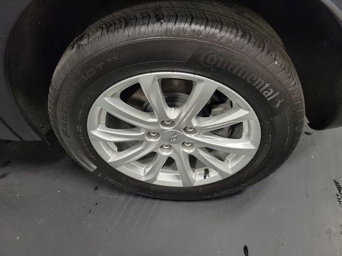 Used 2023 Cadillac XT4 Luxury w/ Cold Weather Package image 10