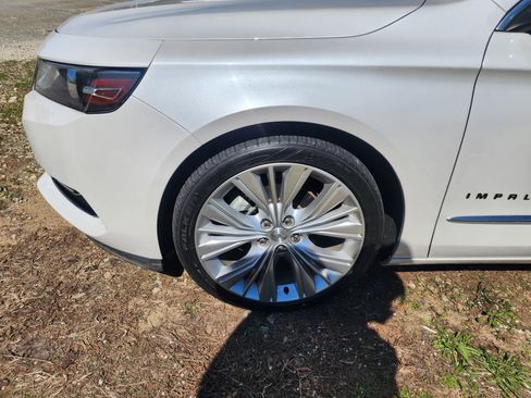 Used 2019 Chevrolet Impala Premier w/ Premier Confidence Package image 5