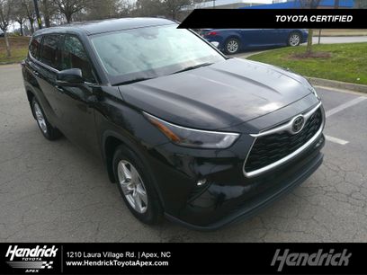Used 2022 Toyota Highlander LE