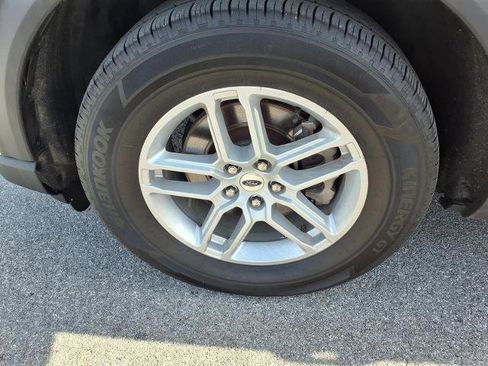 Certified 2025 Ford Explorer Active AWD/4WD image 5
