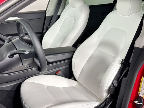 Used 2023 Tesla Model Y Long Range image 21