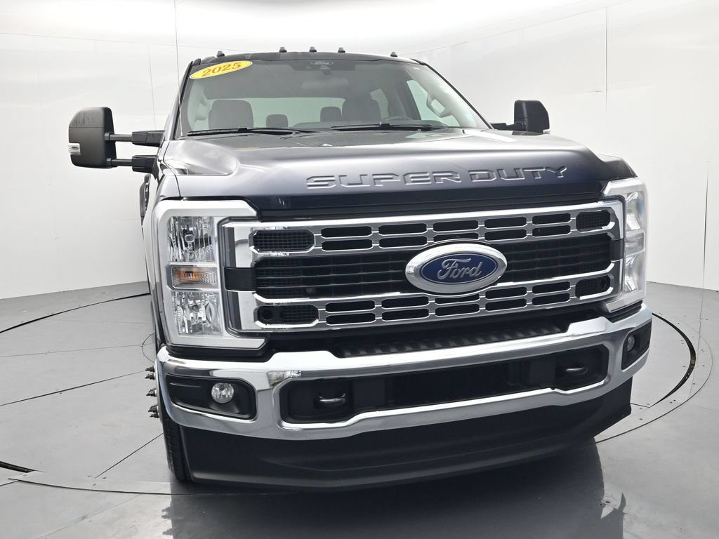 Used 2025 Ford F350 XLT AWD/4WD image 2