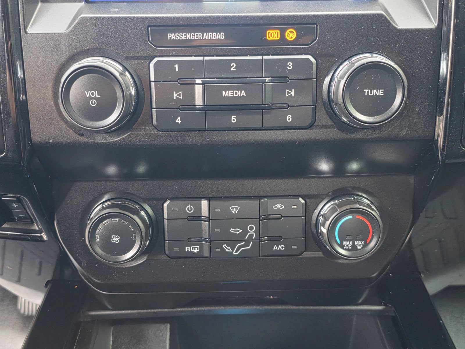 Used 2020 Ford F250 XLT w/ XLT Value Package AWD/4WD image 16