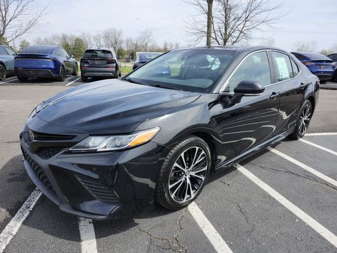 Used 2019 Toyota Camry SE image 13