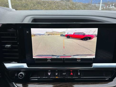 Used 2024 GMC Sierra 3500 SLE w/ SLE Convenience Package image 24