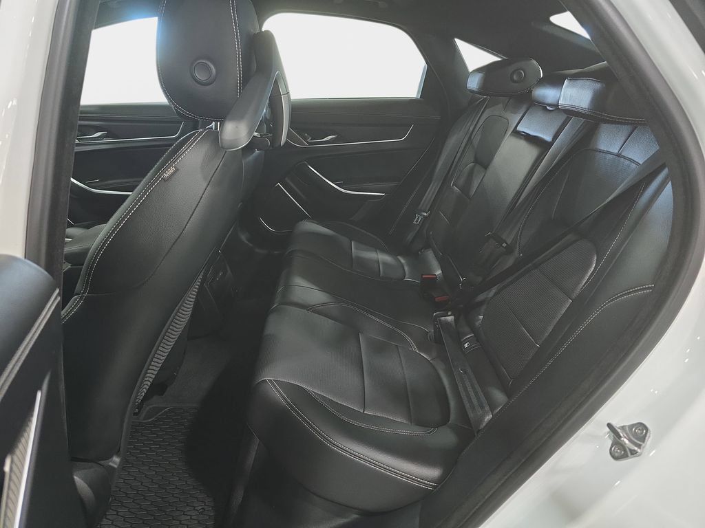 Used 2023 Jaguar XF R-Dynamic SE AWD/4WD image 12