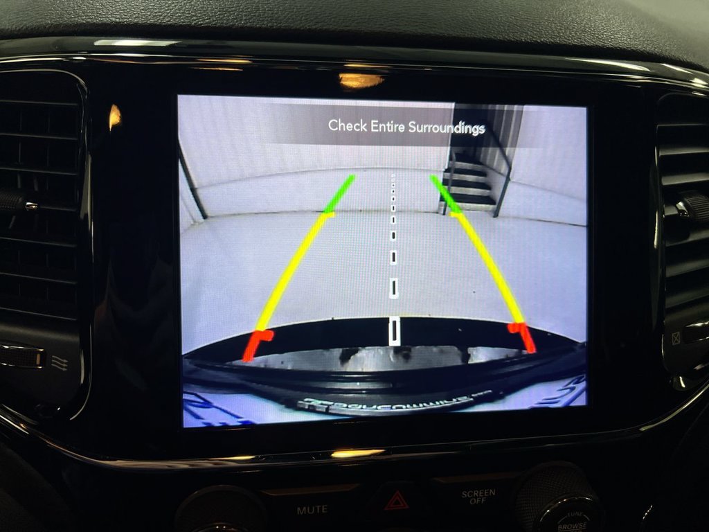Used 2020 Jeep Grand Cherokee Altitude AWD/4WD image 16
