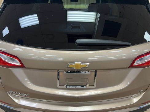 Used 2018 Chevrolet Equinox LT image 18