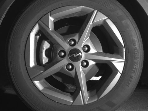 Used 2025 Kia K4 LXS image 12