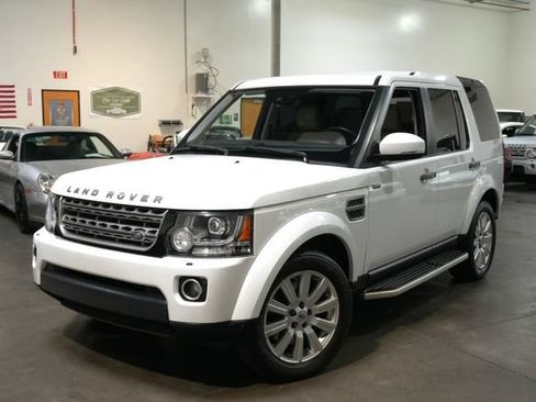 Used 2016 Land Rover LR4 HSE AWD/4WD image 2
