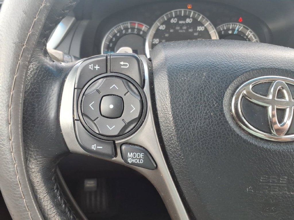 Used 2013 Toyota Camry SE FWD image 17