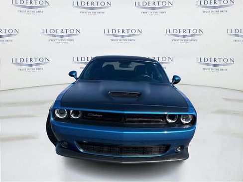 Used 2022 Dodge Challenger R/T w/ T/A Package image 3