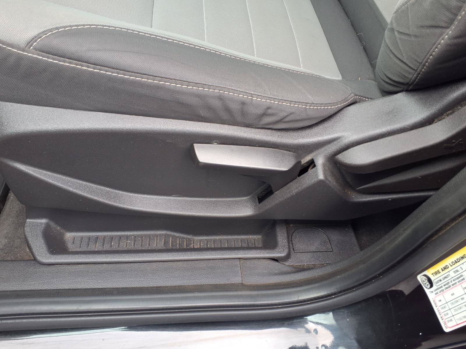 Used 2013 Ford Escape SE FWD image 20
