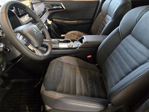 New 2025 Mitsubishi Outlander Trail Edition image 10
