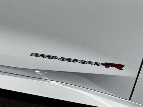 Used 2025 Chevrolet Corvette Stingray Preferred Cpe RWD image 8