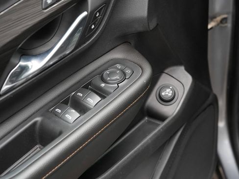 Used 2020 GMC Terrain SLT w/ Preferred Package image 16