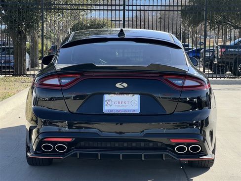 Used 2018 Kia Stinger GT1 image 5