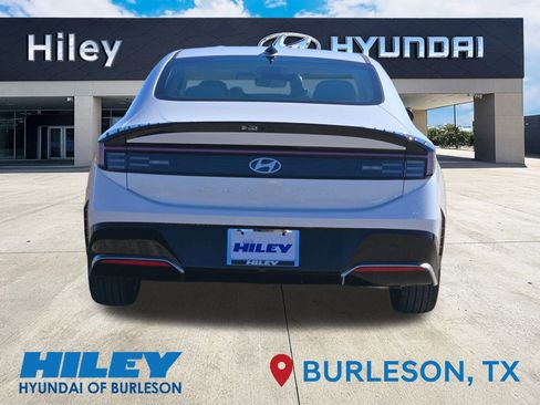 New 2026 Hyundai Sonata SEL image 5