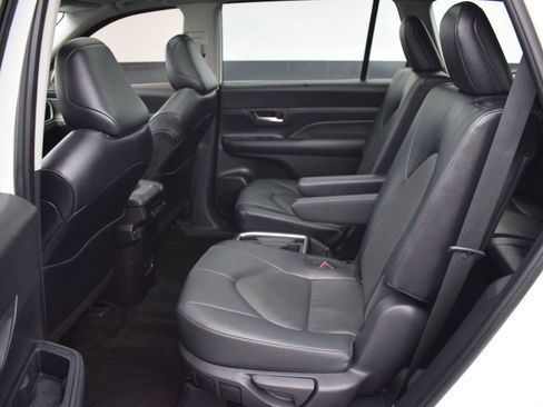 Used 2025 Toyota Grand Highlander AWD Hybrid image 15