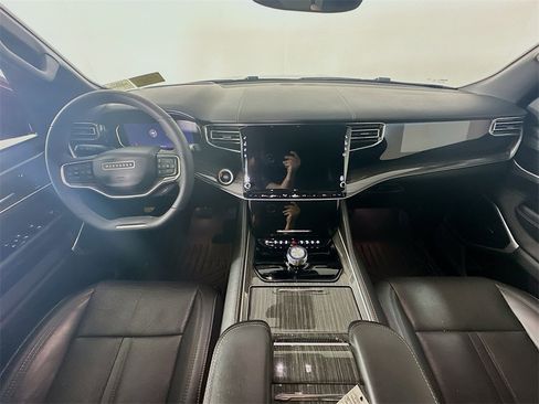 Used 2022 Jeep Wagoneer Series III w/ Convenience Group I image 10