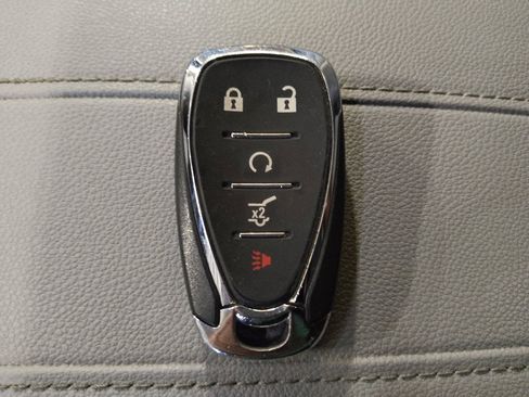 Used 2021 Chevrolet Traverse LT FWD image 32