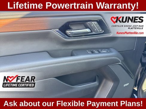 Used 2025 GMC Yukon XL Denali AWD/4WD image 19