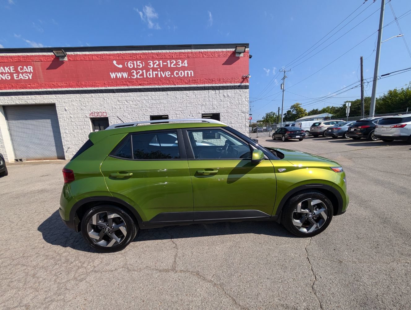 Used 2024 Hyundai Venue SEL FWD image 5