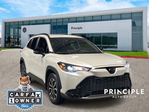 Used 2025 Toyota Corolla Cross AWD Hybrid image 3