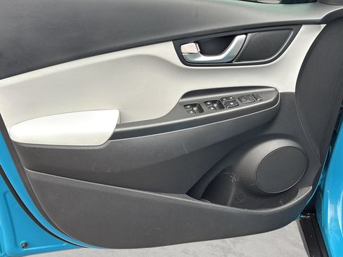 Certified 2023 Hyundai Kona SEL w/ Convenience Package FWD image 11