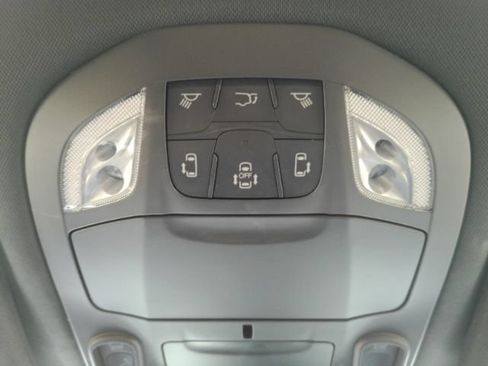 Used 2025 Chrysler Pacifica Limited FWD image 56