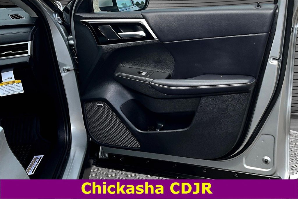 Used 2025 Mitsubishi Outlander SE AWD/4WD image 26