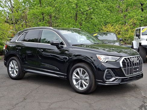 Certified 2025 Audi Q3 2.0T Premium Plus w/ Premium Plus Package AWD/4WD image 2
