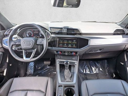 Certified 2024 Audi Q3 2.0T Premium w/ Convenience Package AWD/4WD image 18