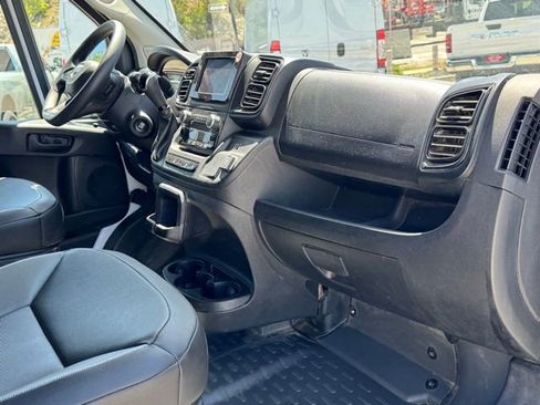 Used 2025 RAM ProMaster 2500 w/ Convenience Group FWD image 18
