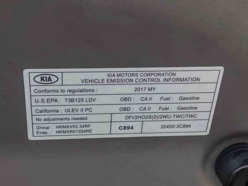 Used 2017 Kia Sorento SX image 27