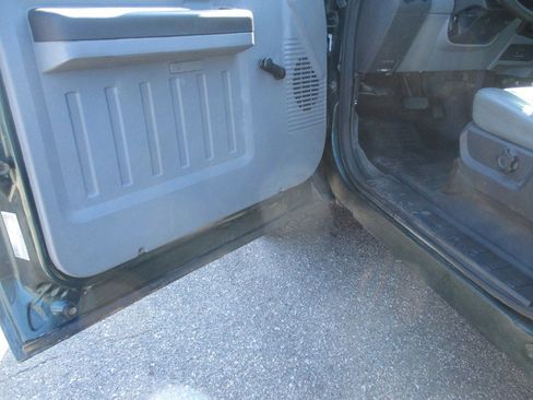 Used 2011 Ford F350 XL w/ FX4 Off Road Pkg image 6