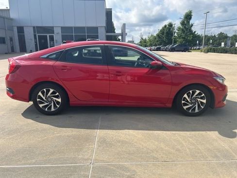 Used 2017 Honda Civic EX image 3