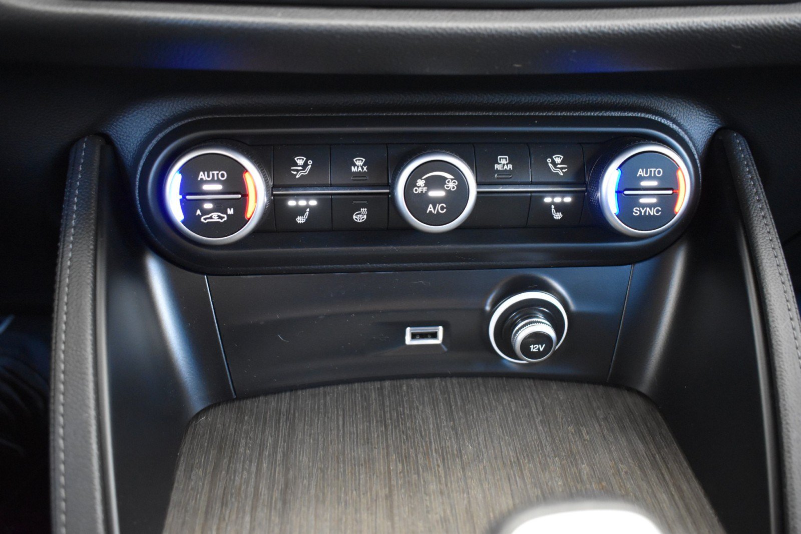Used 2022 Alfa Romeo Stelvio Ti w/ Active Assist Plus Package AWD/4WD image 20
