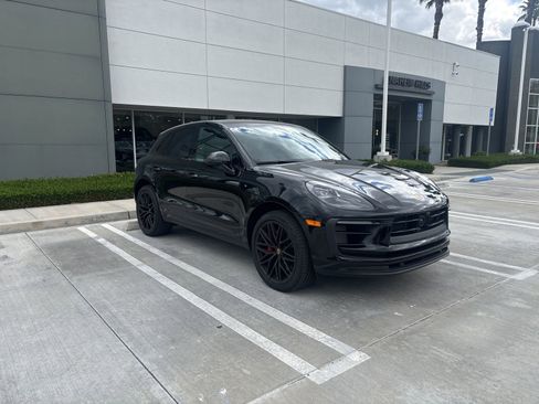 Used 2024 Porsche Macan S AWD/4WD image 2